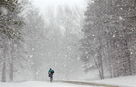 2 Die In Michigan As Winter Storm Brings Snow Big Winds Into Region The Blade