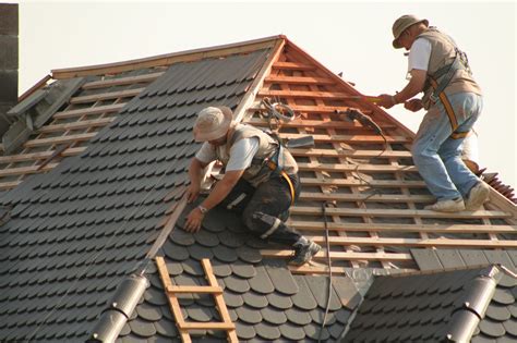 Mistakes To Avoid When Hiring A Roofer Pinnacle Estate Properties