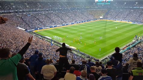 In duisburg und bochum tragen die kinder der fc schalke 04 empfängt borussia dortmund. Derby Schalke - Dortmund - Elfmeter?! - YouTube