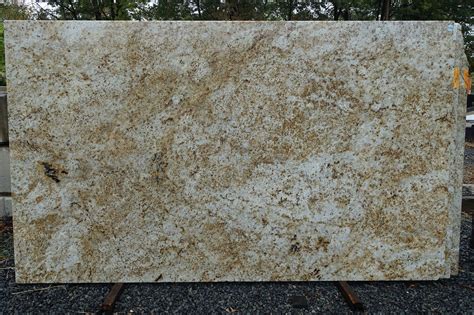 Polished Colonial Gold Granite Slab For Countertops Thickness 20 Mm