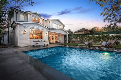 Check spelling or type a new query. Woodbridge Street, Toluca Lake - Chernov Team