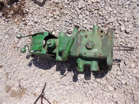 John Deere Mt Tractor Jd Hydraulic Lift Assembly With Pistons Levers