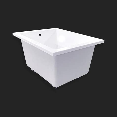 Relaxing soaking tubs easily wash away the stress of the day. Solo Extra in 2020 | Deep soaking tub, Tub, Bathtub