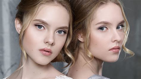 Gorgeous Two Girl Models Look Like Same Face With Gray Eyes Hd Model Wallpapers Hd Wallpapers