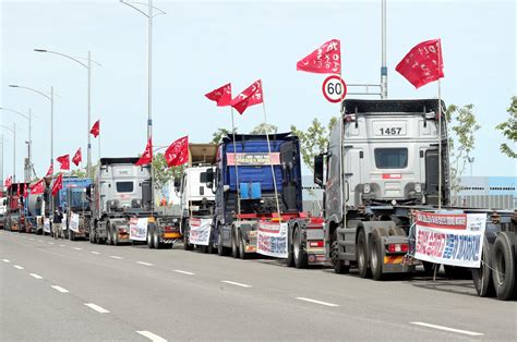 Truckers Strike Enters Day 3 S Koreas Production Shipping Halted
