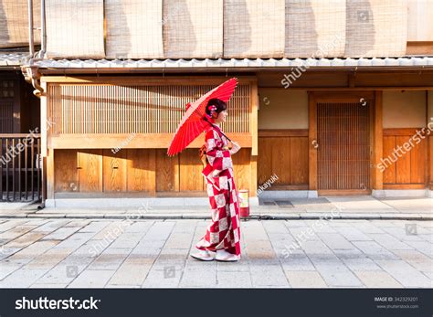 Portrait Of Japanese Traditional Woman Stock Photo 342329201 Shutterstock