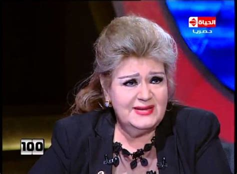 وتتمتع الفنانة ميمي جمال، بالمزيد من السحر والجمال الذى جعلها أيقونة وكراش لجيل السبعينات. بعد إعلانها الاعتزال.. أول ظهور للفنانة ميمي جمال بالحجاب ...