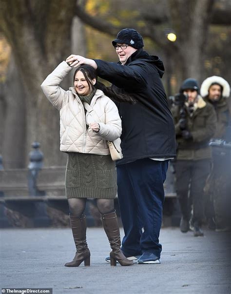 Gypsy Rose Blanchard Twirls In Her Husband S Arms In Central Park Newsfinale