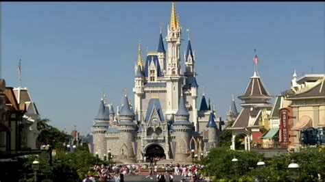 Disney World Coronavirus Florida Theme Park To Close Amid Covid 19