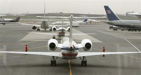 Irene Closes 5 Nyc Area Airports To Arriving Jets The Denver Post