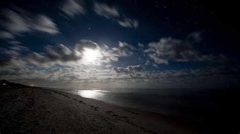 Download Wallpaper 3840x2160 Sea Shore Night Clouds Starry Sky 4k