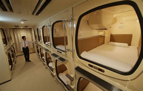 Many of capsule hotels tend to provide large common bath and sauna. Tokyo's claustrophobic capsule hotel