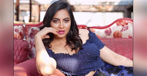 Actress Arshi Khan Feels Her Engagement To An Afghanistani Cricketer Might Be Cancelled As