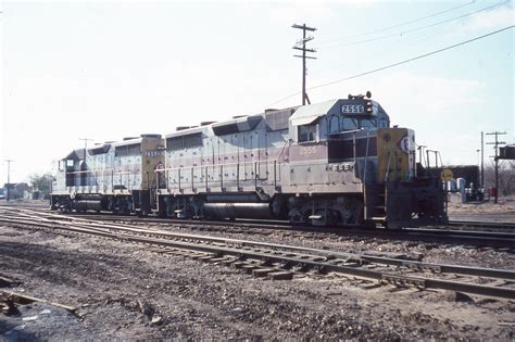 Erie Lackawanna Emd Gp35 2556 2557 Diesel Electric Locomotives