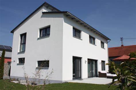 Instead of long, confusing hallways, kmh households look and feel like home. Musterhaus Ingolstadt - KMH Köhnlein Massivhaus GmbH