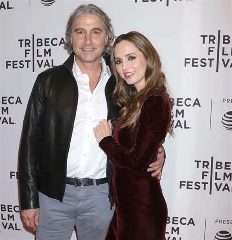 Eliza Dushku Is Pregnant Expecting First Baby With Husband Peter