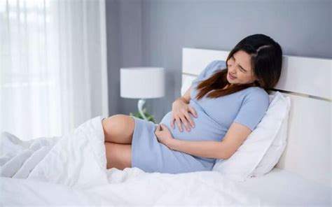 علت نفخ در بارداری چیست؟ معرفی بهترین روش های درمان نفخ شکم در حاملگی