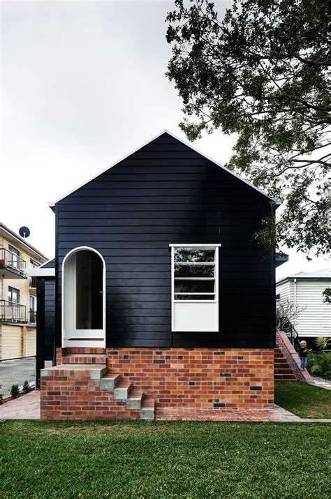 Come To The Dark Side 14 Totally Chic Black Houses Black House