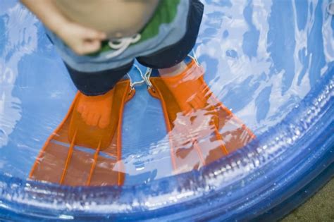 Mar 30, 2021 · first, clean the pool. How to Keep Baby Pools Clean | Pool cleaning, Baby pool ...