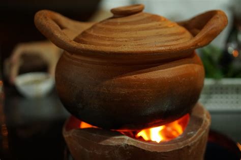 Health Benefits Of Cooking In Clay Pot According To Ayurveda Follow