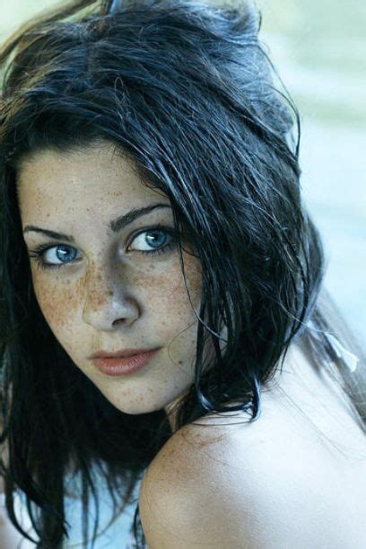 Her skin and hair look muted. Faceclaim | Black hair green eyes, Dark hair pale skin ...
