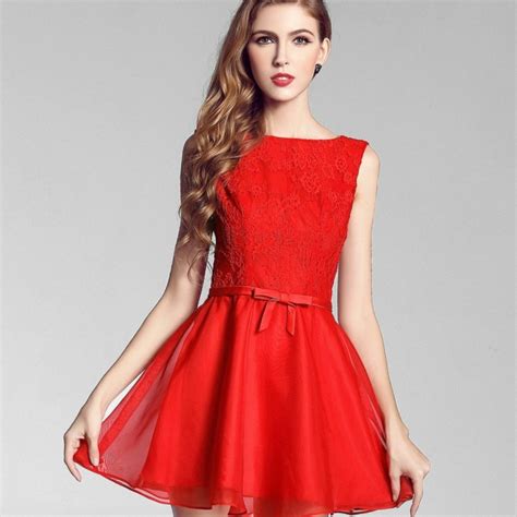 Sono diversi, infatti, gli eventi in cui il dress code suggerisce un abbigliamento elegante. 1001 + idee per Abiti da cerimonia corti - semplici ed ...