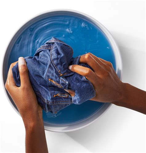 How To Wash Jeans Washing Fabrics And Colors Tide