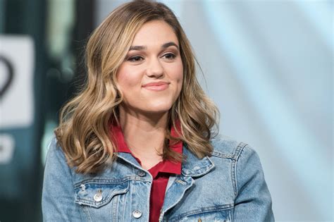 Sadie Robertson Started 2022 With ‘flurona And Rat Invasion