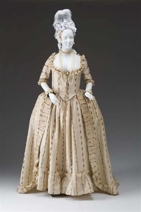 Robe A Langlaise Ca 1780 90 Via The Mint Museum The Dreamstress