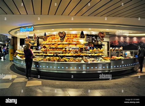 Bakery Shop In The Central Station Underpass Munich Bavaria Stock