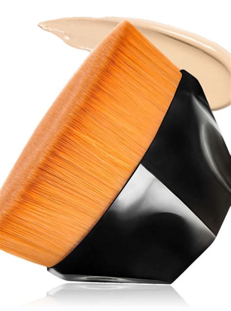 Clinical expertise, imaginative recipes, natural derivatives and uplifting. No. 55 Magic Foundation Brush Multifunction No Trace ...