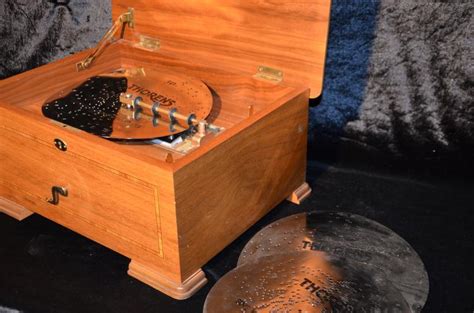 Thorens Disc Music Box In Massive Walnut Case