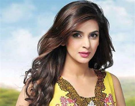 Pakistani Tv Actress Saba Qamar Makes Bollywood Debut