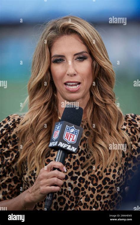 Nfl Network Sara Walsh On Air Before An Nfl Football Game Between The Cleveland Browns And The