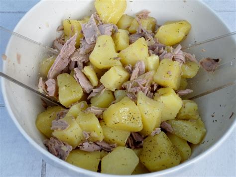 Provate i crostini con mousse di tonno! Insalata di tonno e patate ricetta classica - blog family