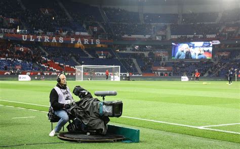 Canal+ continuera de diffuser deux rencontres de ligue 1 par journée, et amazon se chargera. DAZN, Amazon et Discovery échouent dans les offres de ...