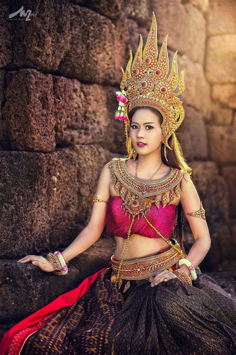 อัปสรายโสธรวงศ์วรมัน Thai Style Cambodian Beautiful Actresses Traditional Outfits Captain
