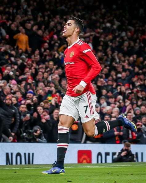 cristiano ronaldo scores his 800th and 801st career goal in manchester