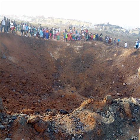 El impacto de un asteroide en la tierra es uno de los apocalipsis favoritos de hollywood, tanto que el propio bruce willis y un equipo de perforadores de pozos petroleros ya se encargaron de uno. Meteorito en Nigeria ¿100 por ciento real NO fake ...