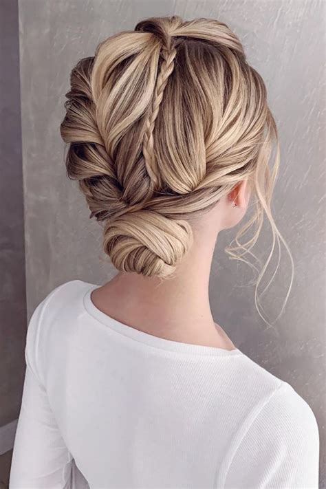 30 Lovely Bun Hairstyles For You Woman Guides