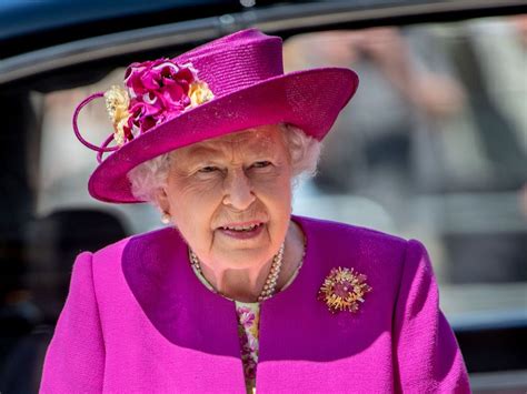 Souffrante, la reine Elizabeth II contrainte d'annuler une ...