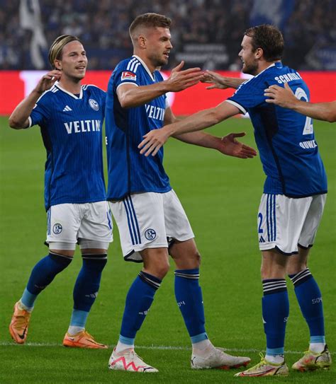 Fc Schalke Star Gibt R Tsel Auf Was Ist Mit Ihm Passiert