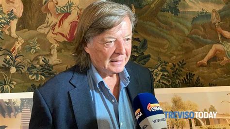 Roger federer (basileia, 8 de agosto de 1981) é um tenista suíço recordista de títulos de grand slam com vinte conquistas. Presentazione Adriano Panatta Racquet Club