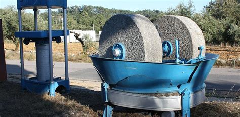 La petite francaise, société à responsabilité limitée est active depuis 29 ans. Moulin à huile au Portugal : lagar de azeite ⋆ Portugal en ...