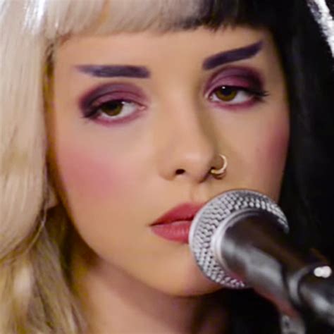 melanie martinez s makeup photos and products steal her style page 2