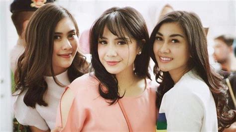 Makin tua sih mukanya gigi, makin melar, sahut haters lainnya. TERPOPULER - Ayah Baim Wong Kaget Ketemu Istri Raffi Ahmad : Nagita Orang Paling Beken ...