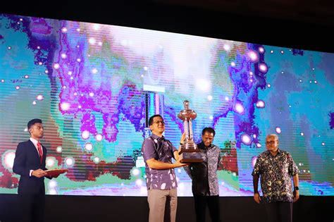 Pegawai tadbir pentadbiran dewan negeri pejabat jurutulis negeri johor. Majlis Penutup Program Peningkatan Kerjaya Pegawai Tadbir ...