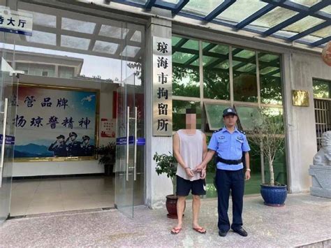 被人超车不爽，“路怒症”男子拦停对方就打李某嘉积海南省琼海市