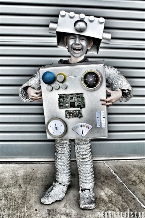 How To Make The Coolest Robot Costume Ever Robot Costumes Boxing