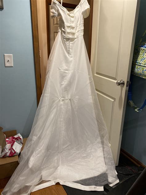 Amy Lee Hilton Bridal Second Hand Wedding Dress Stillwhite